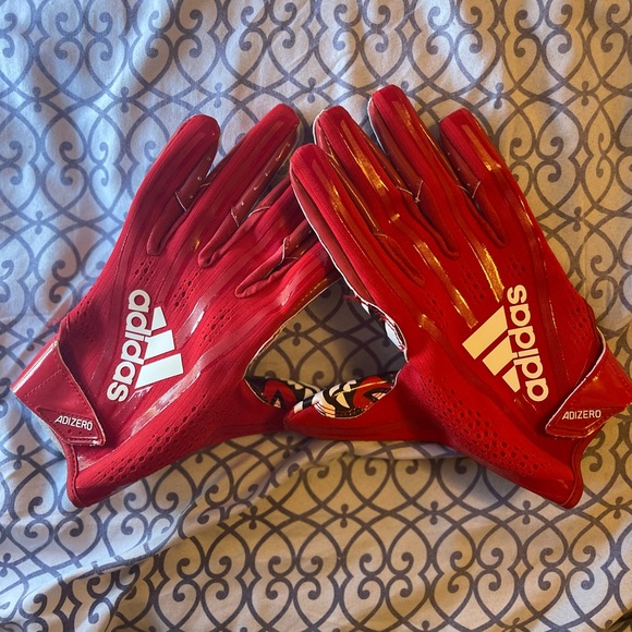 NC STATE COLLEGE FOOTBALL GLOVES - Picture 4 of 5